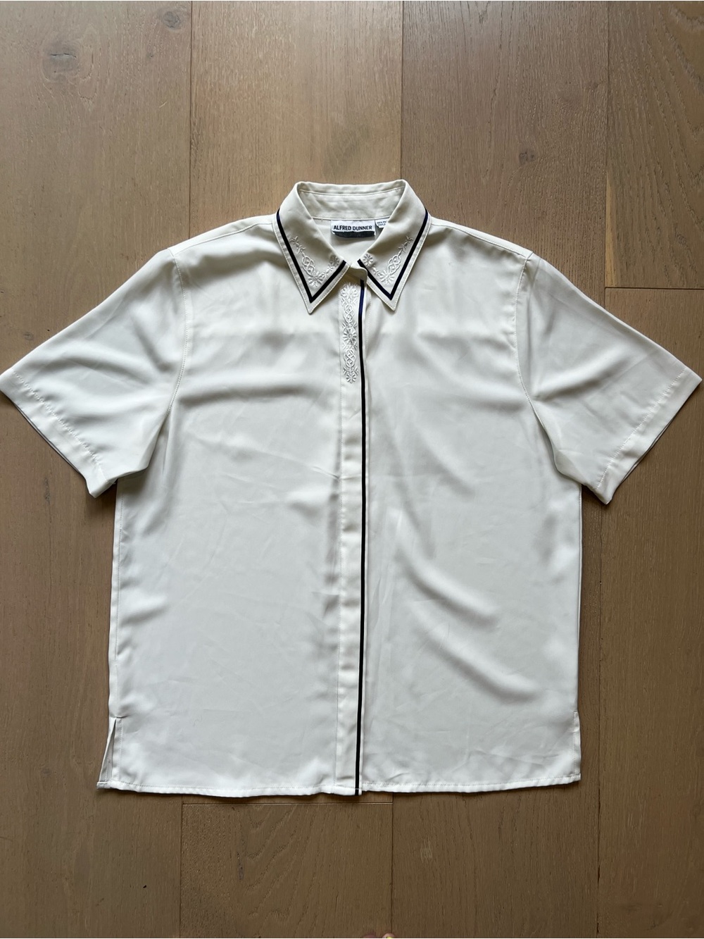 Vintage Alfred Dunner Cream Embroidered Short Sleeve Button Up Blouse Size 8